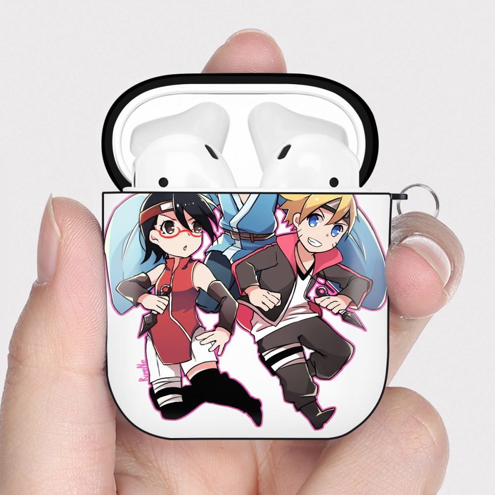 （画像用） NARUTO -ナルト- うちは サラダ Uchiha Sarada AirPods 第2世代保護ケース ハードシェル ブラック 耐衝撃・防指紋・カラビナ付き