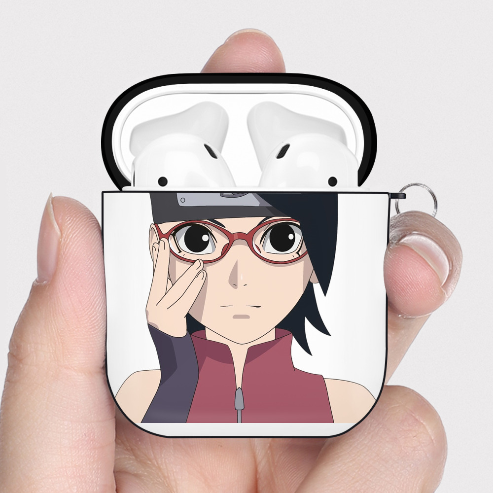 （画像用） NARUTO -ナルト- うちは サラダ Uchiha Sarada AirPods 第2世代保護ケース ハードシェル ブラック 耐衝撃・防指紋・カラビナ付き