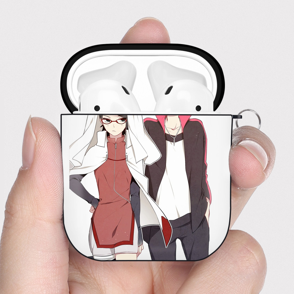 （画像用） NARUTO -ナルト- うちは サラダ Uchiha Sarada AirPods 第2世代保護ケース ハードシェル ブラック 耐衝撃・防指紋・カラビナ付き