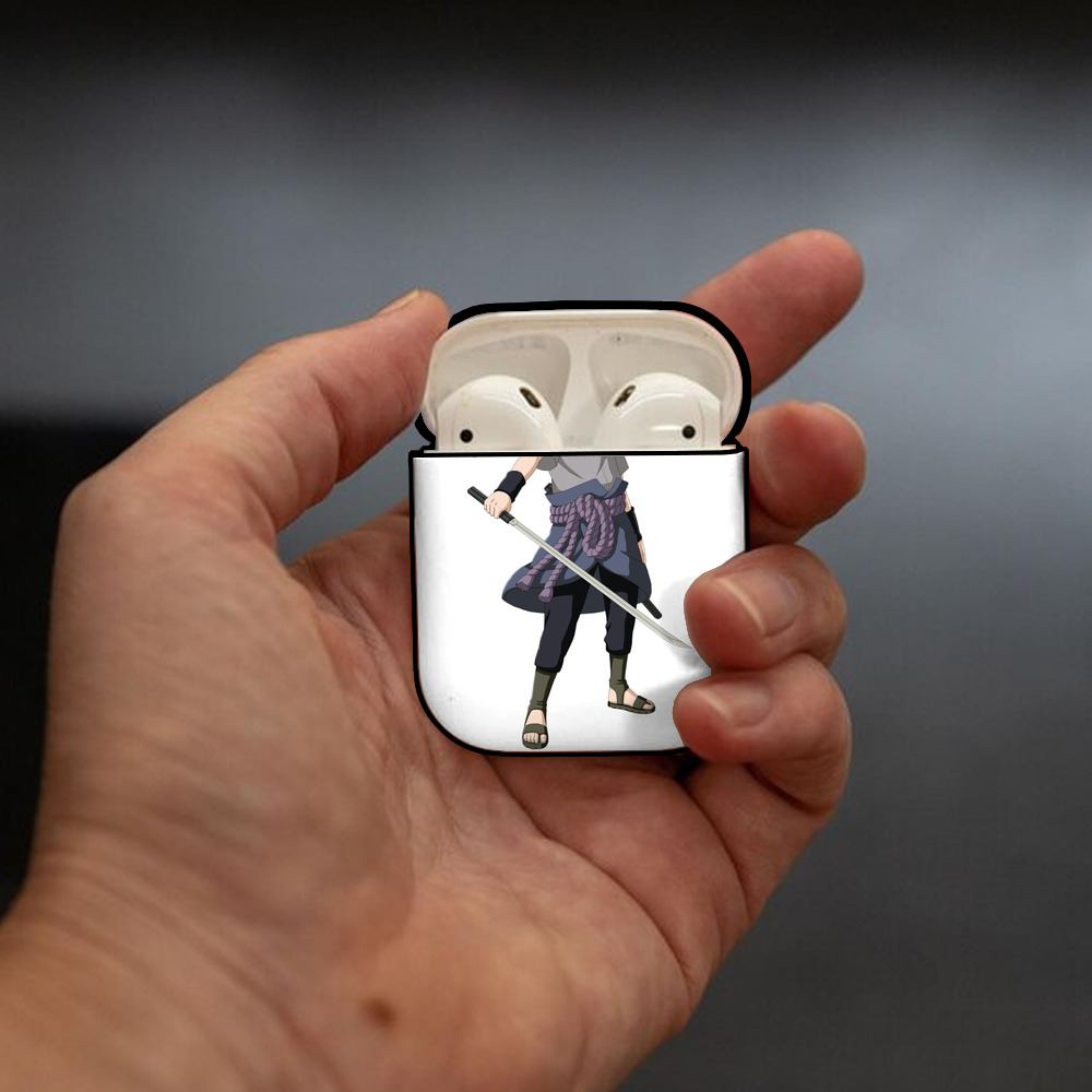 NARUTO -ナルト- うちは サスケ Uchiha Sasuke AirPods 第2世代保護ケース ハードシェル ブラック 耐衝撃・防指紋・カラビナ付き