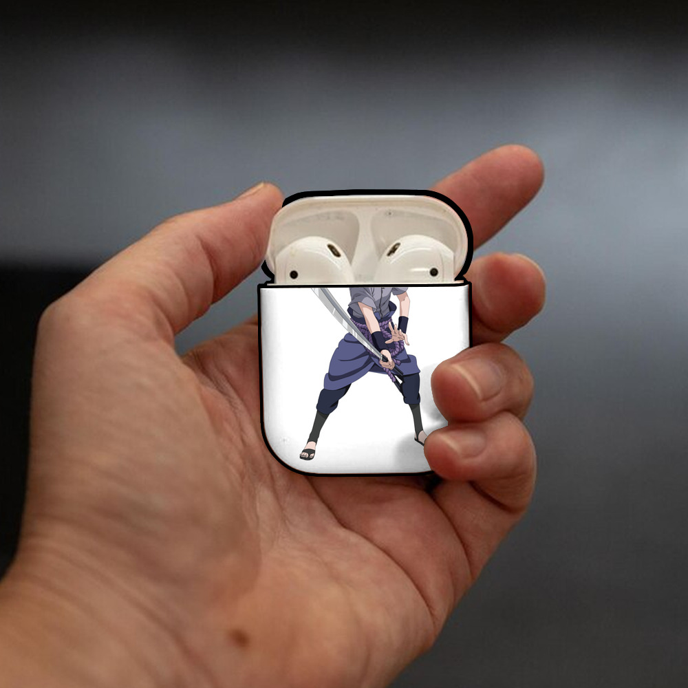 NARUTO -ナルト- うちは サスケ Uchiha Sasuke AirPods 第2世代保護ケース ハードシェル ブラック 耐衝撃・防指紋・カラビナ付き