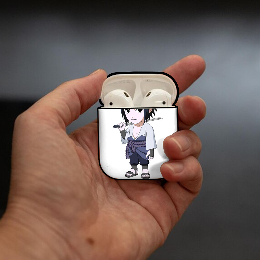 NARUTO -ナルト- うちは サスケ Uchiha Sasuke AirPods 第2世代保護ケース ハードシェル ブラック 耐衝撃・防指紋・カラビナ付き