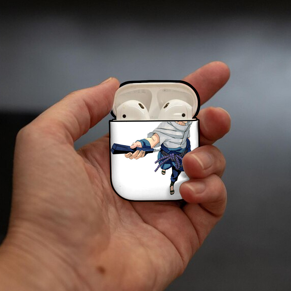 NARUTO -ナルト- うちは サスケ Uchiha Sasuke AirPods 第2世代保護ケース ハードシェル ブラック 耐衝撃・防指紋・カラビナ付き