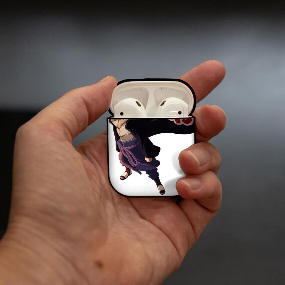 NARUTO -ナルト- うちは サスケ Uchiha Sasuke AirPods 第2世代保護ケース ハードシェル ブラック 耐衝撃・防指紋・カラビナ付き