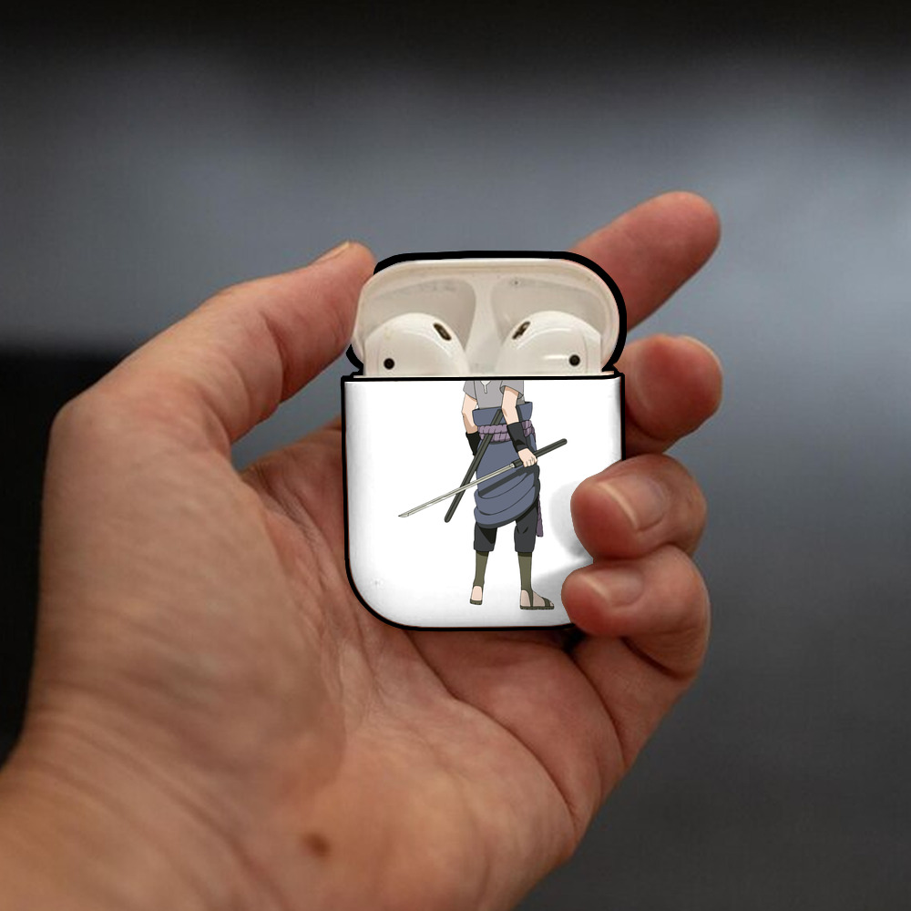 NARUTO -ナルト- うちは サスケ Uchiha Sasuke AirPods 第2世代保護ケース ハードシェル ブラック 耐衝撃・防指紋・カラビナ付き