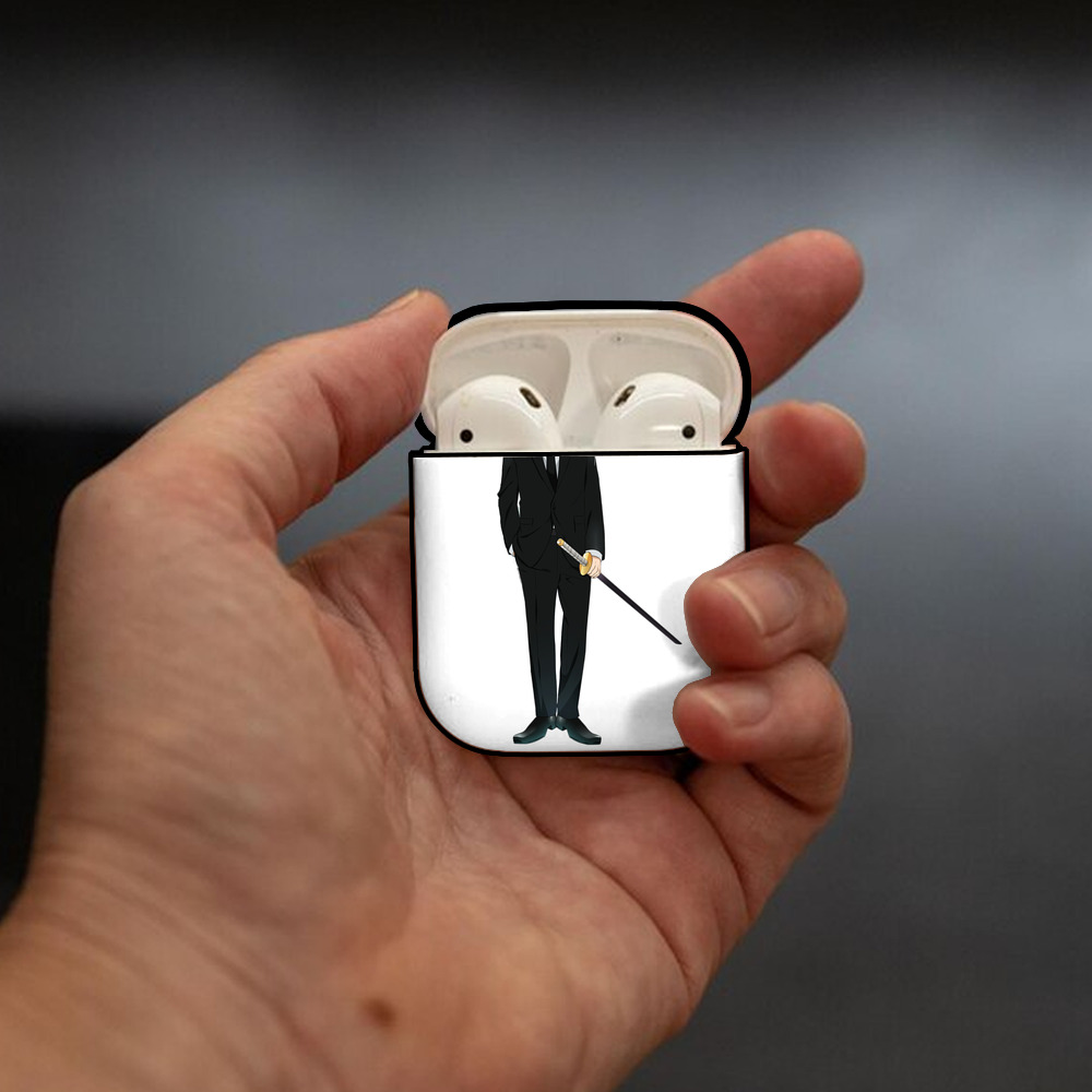 NARUTO -ナルト- うちは サスケ Uchiha Sasuke AirPods 第2世代保護ケース ハードシェル ブラック 耐衝撃・防指紋・カラビナ付き