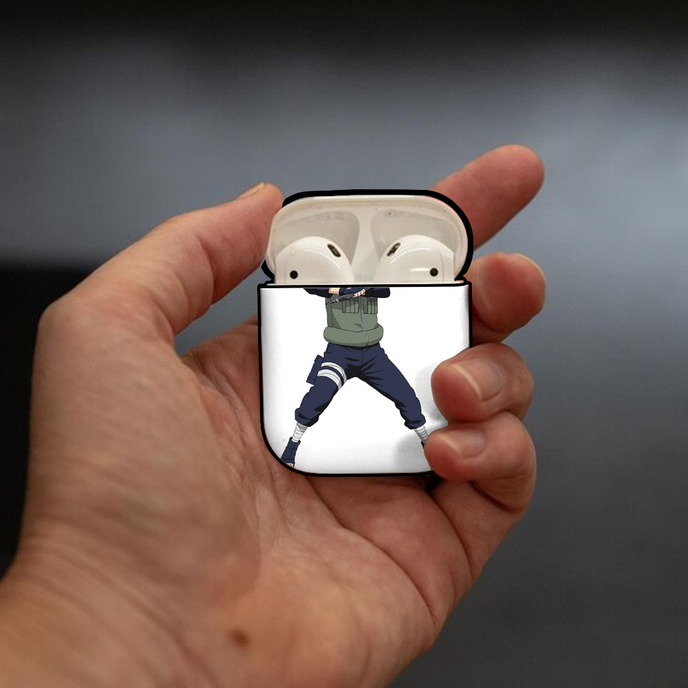 NARUTO -ナルト- はたけ カカシ Hatake Kakashi AirPods 第2世代保護ケース ハードシェル ブラック 耐衝撃・防指紋・カラビナ付き