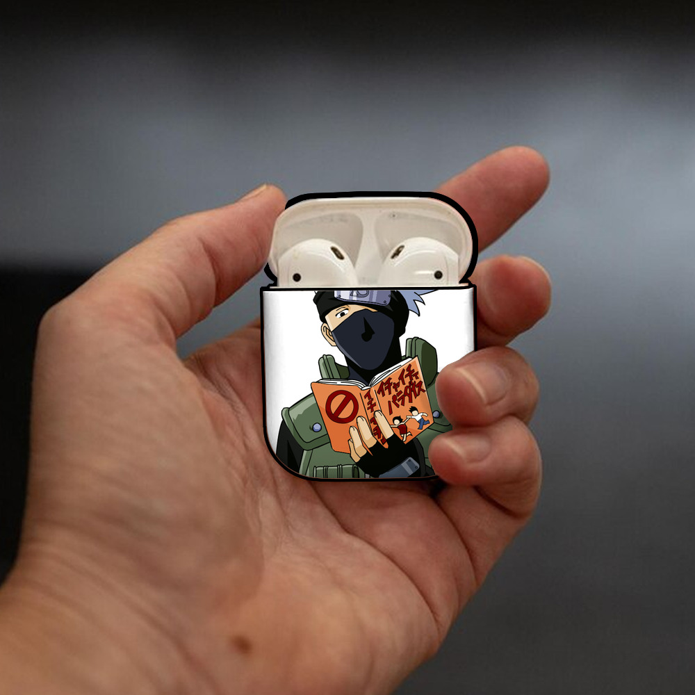 NARUTO -ナルト- はたけ カカシ Hatake Kakashi AirPods 第2世代保護ケース ハードシェル ブラック 耐衝撃・防指紋・カラビナ付き