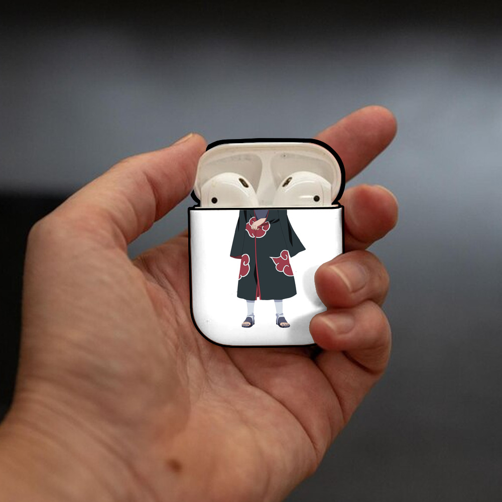 NARUTO -ナルト- うちは イタチ Uchiha Itachi AirPods 第2世代保護ケース ハードシェル ブラック 耐衝撃・防指紋・カラビナ付き