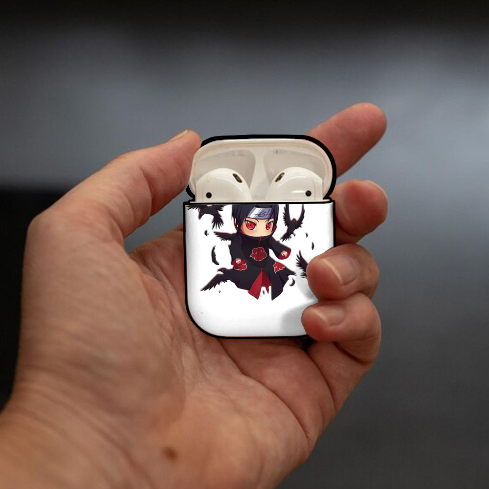 NARUTO -ナルト- うちは イタチ Uchiha Itachi AirPods 第2世代保護ケース ハードシェル ブラック 耐衝撃・防指紋・カラビナ付き