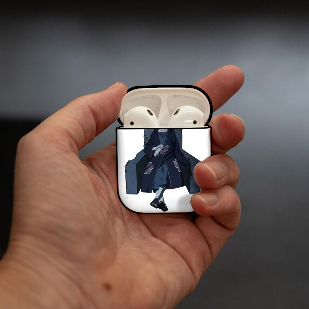 NARUTO -ナルト- うちは イタチ Uchiha Itachi AirPods 第2世代保護ケース ハードシェル ブラック 耐衝撃・防指紋・カラビナ付き
