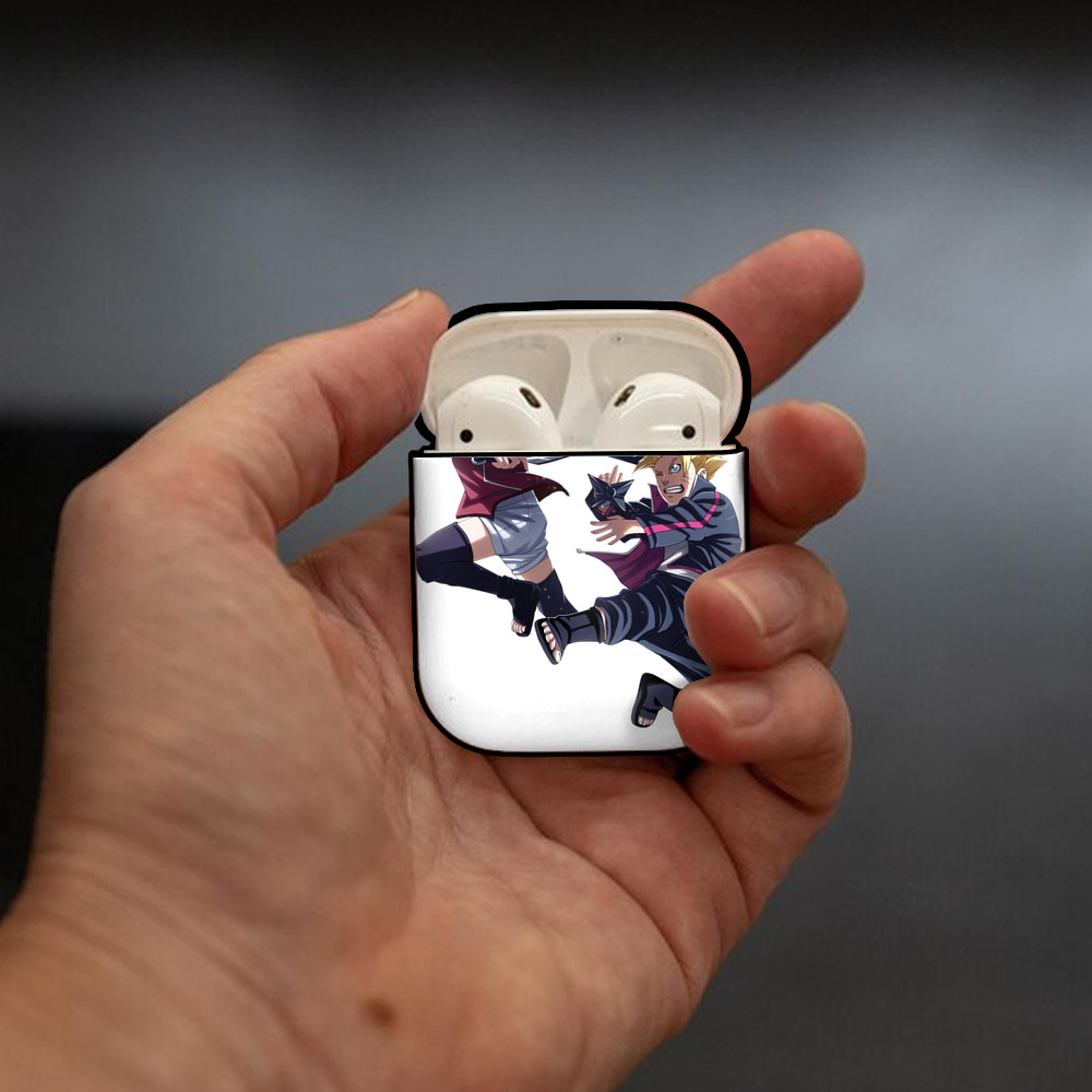 NARUTO -ナルト- うちは サラダ Uchiha Sarada AirPods 第2世代保護ケース ハードシェル ブラック 耐衝撃・防指紋・カラビナ付き